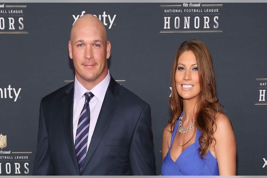 Brian Urlacher Wife